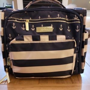 Jujube bff diaperbag and matching pouch